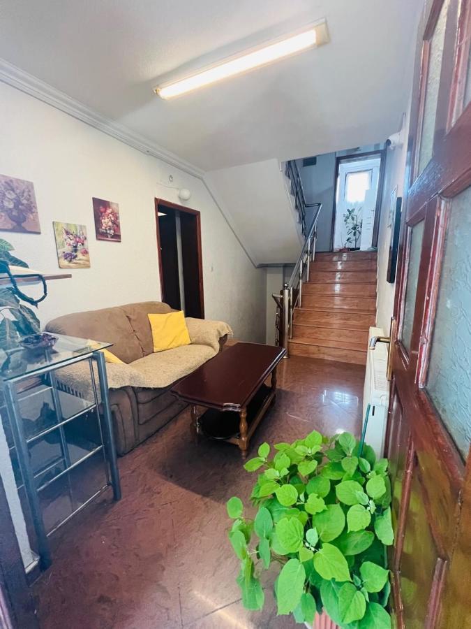 Guest House Velania Pristina Exterior foto