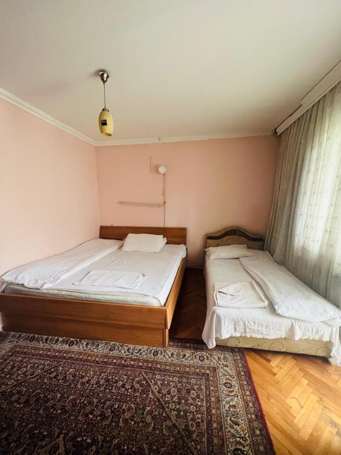 Guest House Velania Pristina Exterior foto