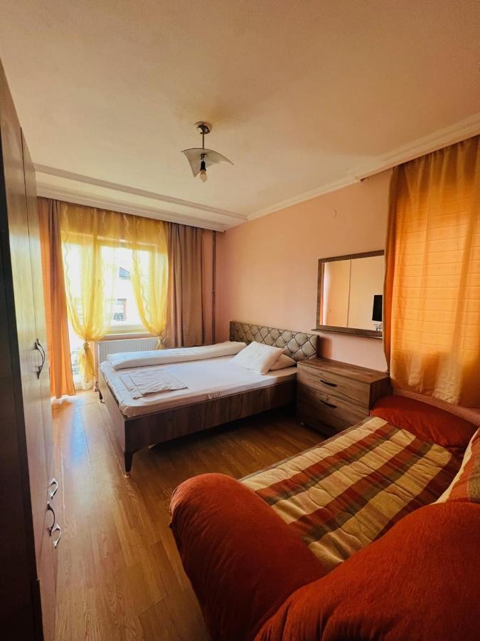 Guest House Velania Pristina Exterior foto