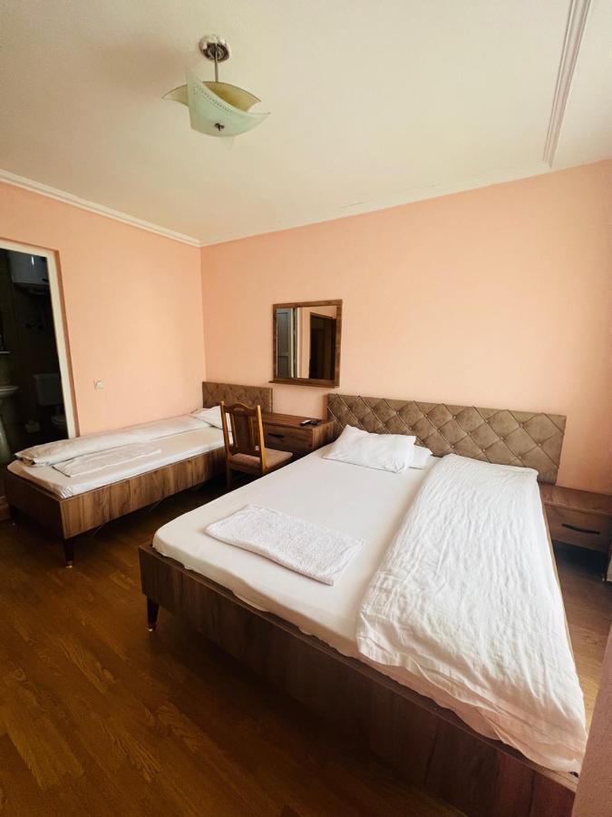 Guest House Velania Pristina Exterior foto
